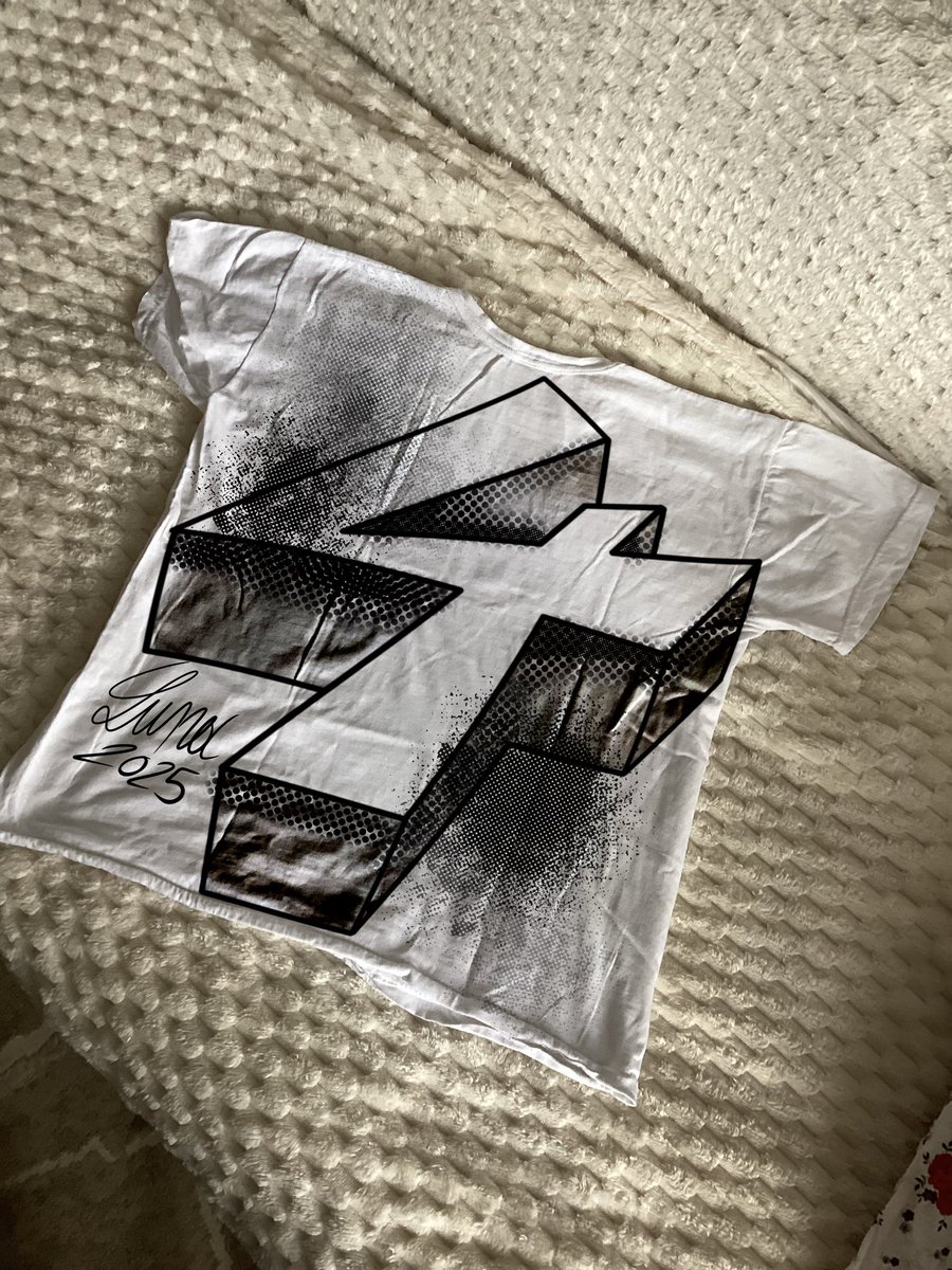Lunathecat4's tweet photo. ⛓️🖤⚔️SHUT THE FUCK UP MORON!⚔️🖤⛓️
(H-T4,T-shirt test 2025-2026)
Hey black sheeps of Roblox🔊
Sick of perfectionists, lame jokes and constent bragging?
Then why don't you try my damn shirt packed with your legendary pop-stars then? 😇
#robloxart #cindering #dued1 #loleris https://t.co/Yt7fZHCfHl