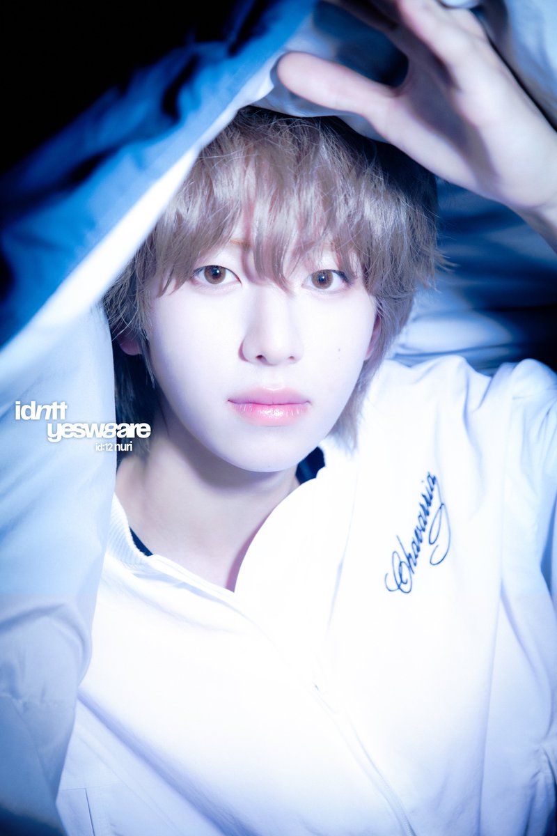 idntt_cosmo's tweet image. idntt &amp;lt;yesweare&amp;gt;
Concept Photo Home Boy A ver.

id12 parknuri

2026.01.05 6PM KST

#idntt #아이덴티티 #アイデンティティ
#yesweare 
#박누리 #parknuri