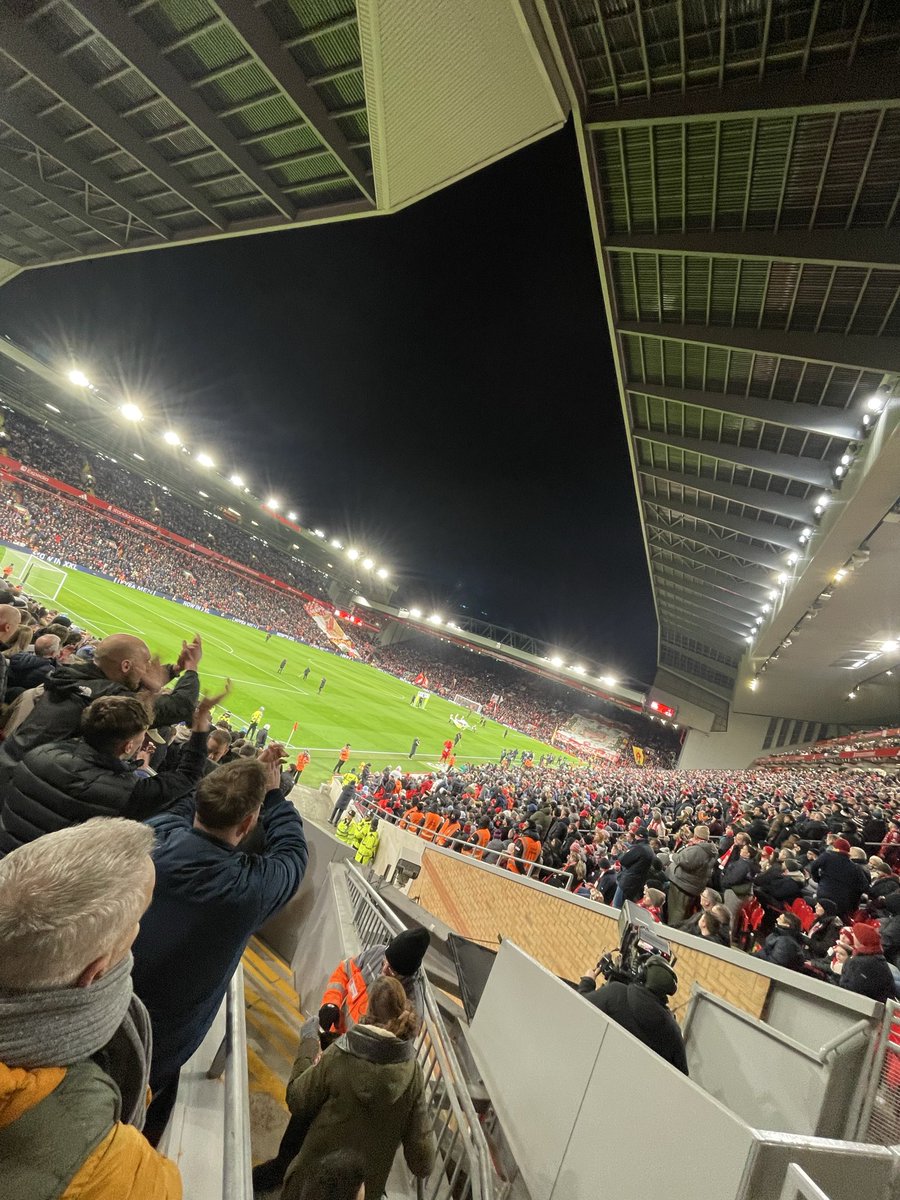 That was very decent. Was 5-10 seconds in heaven #lufc