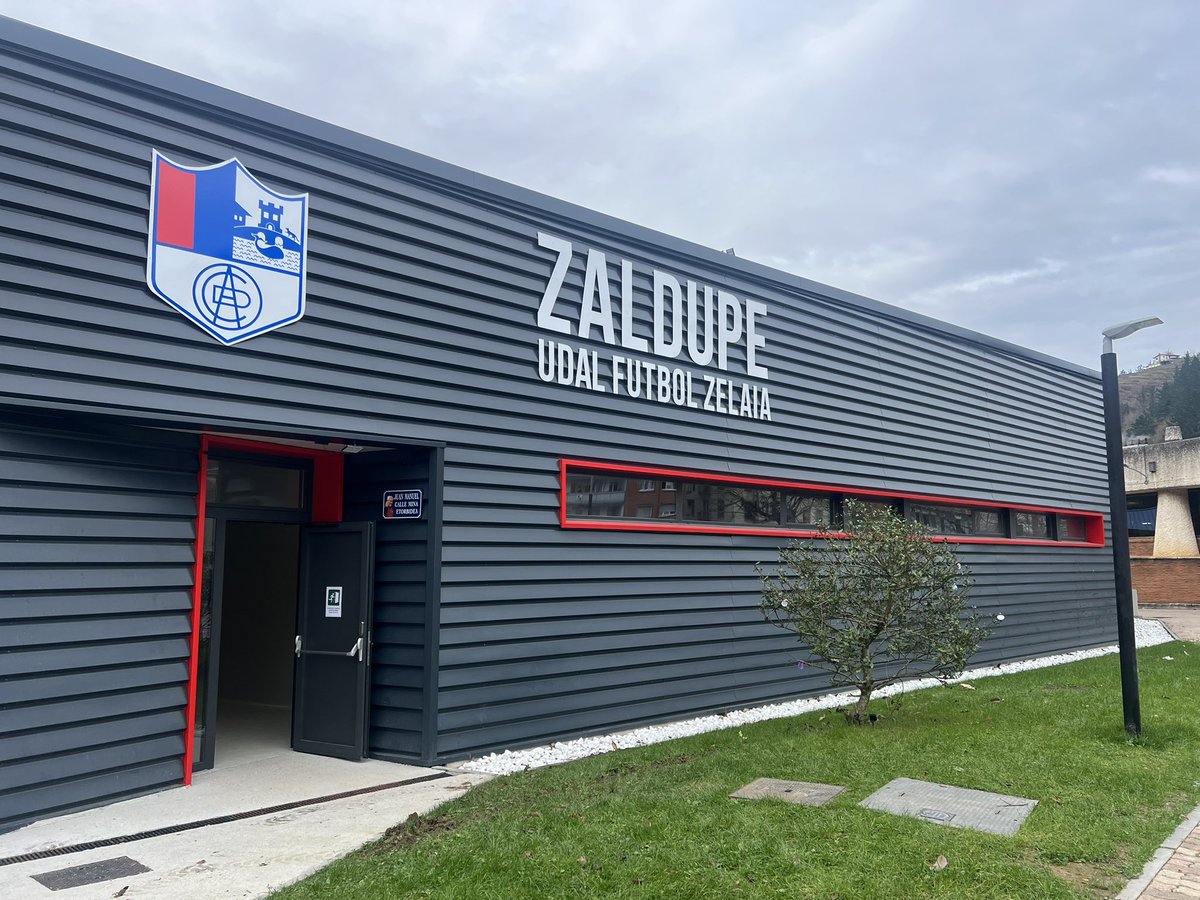 aurreraKE's tweet image. 🏟️GURE ETXEA.

✊❤️‍🔥Hauxe ga gu!

#AurreraBeti 🔴🔵