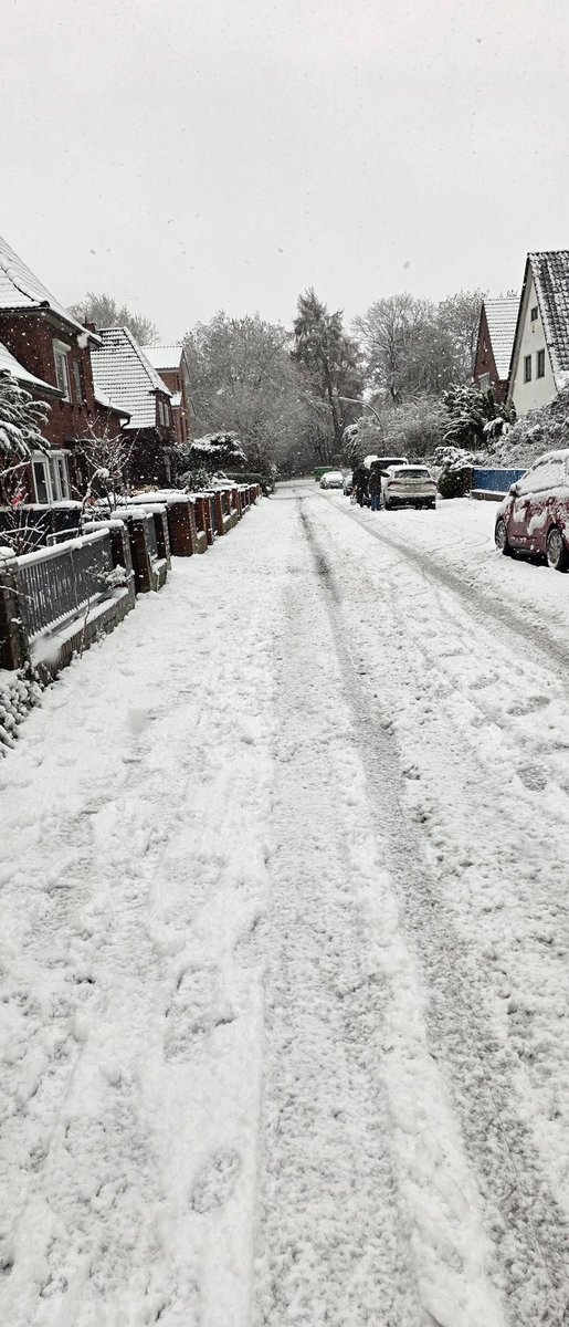 christian_joost's tweet image. Also nur mal so unter uns #Winter in #Hamburg ist völlig innerhalb der Norm und geht ja nun mal gar nicht 😏und dann auch noch eine Woche zu spät ☝️🙄 #Weihnachten
