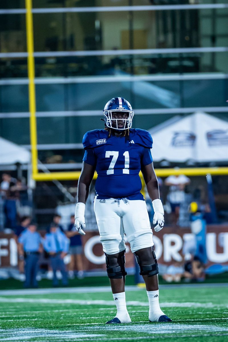 RobW_71's tweet image. Officially in the transfer portal!!