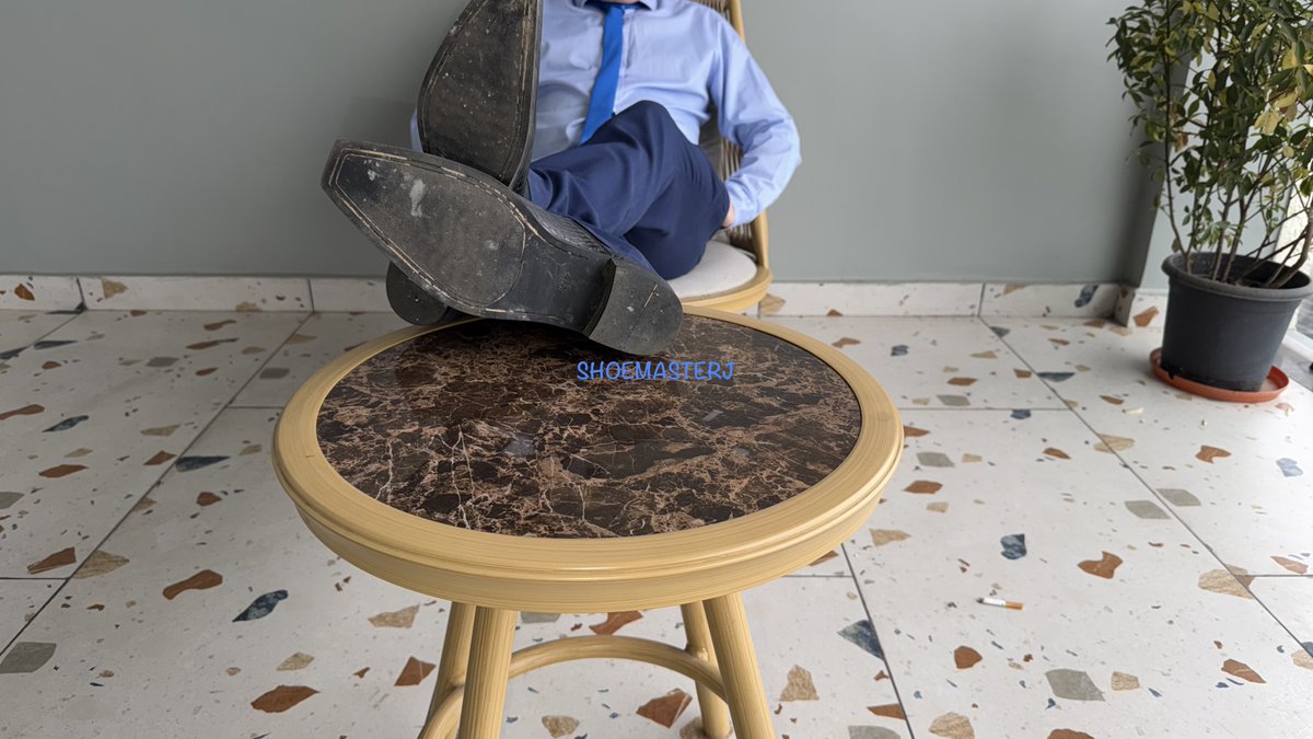I bet you'd love to serve a suited Master wouldn't you! 

It's the first Friday of the New Year and this may be your first chance to impress me. 

Give me all your cash and beg for my attention and I may acknowledge your existence. 

You're a bug on the floor. 🏧💸🙏