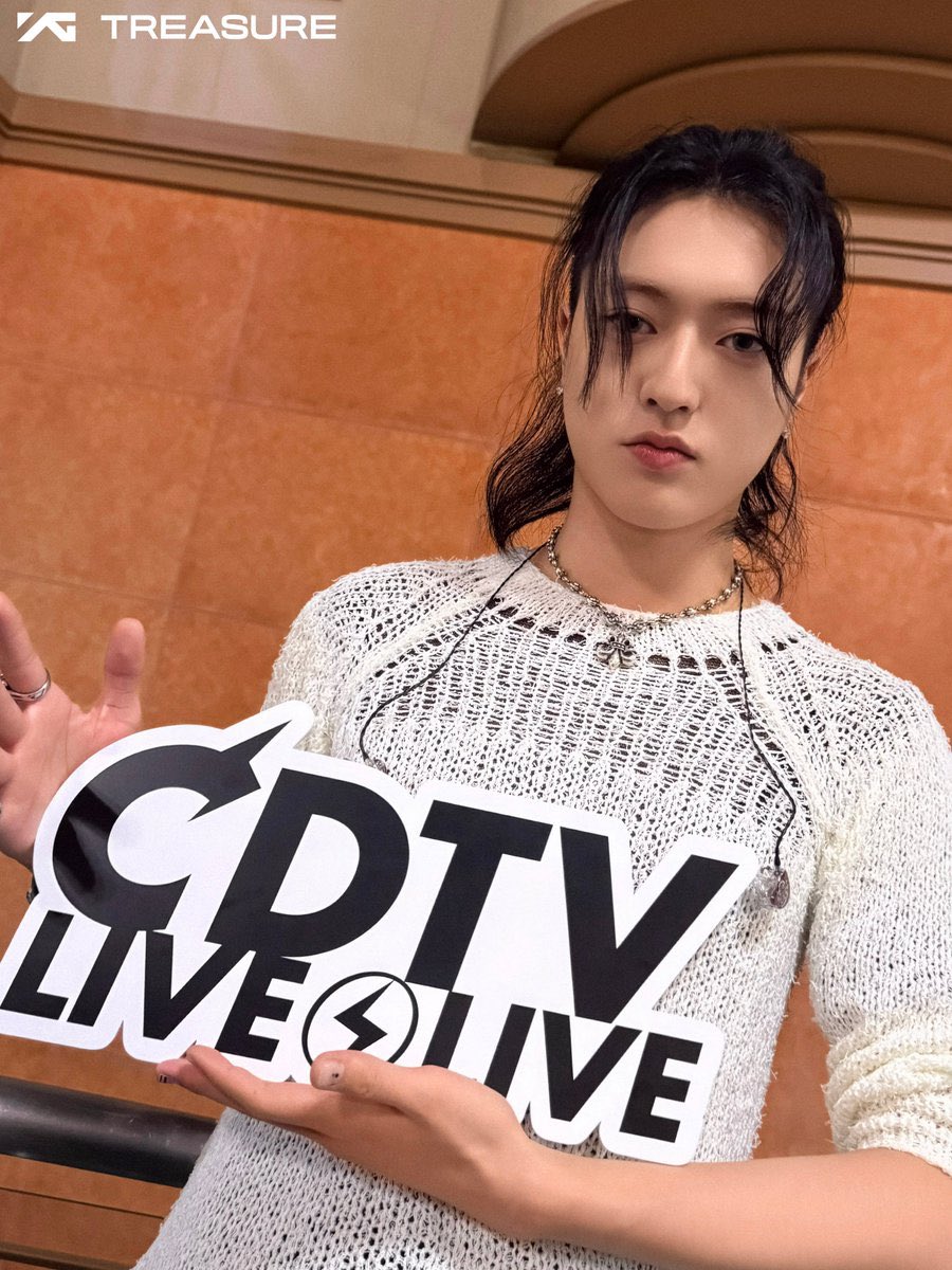 🦋💎📸] 📁 #TREASURE_memories2026 └ 📸 𝗖𝗗𝗧𝗩_𝗕𝗘𝗛𝗜𝗡𝗗