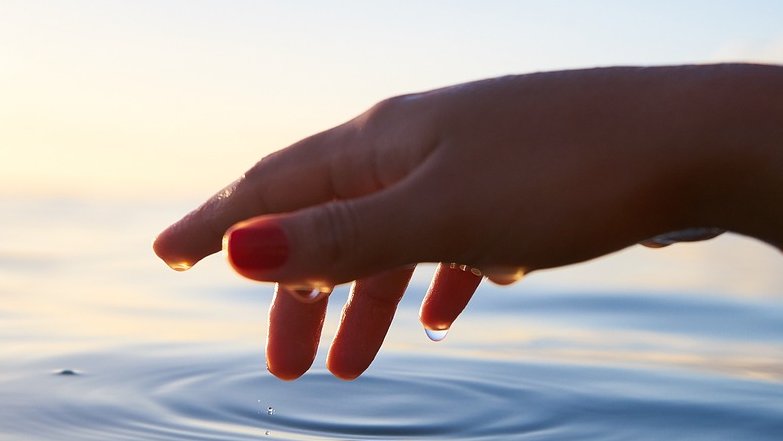 すこし頭がぼんやりとしたときや、外出先で人ごみでつかれたときなどは、手を洗うとよいです.｡*･゜ﾟ🚿