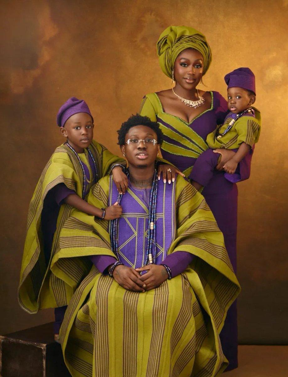 MissRozapepper's tweet photo. Such a beautiful family 💚💜 https://t.co/misWKjTArW