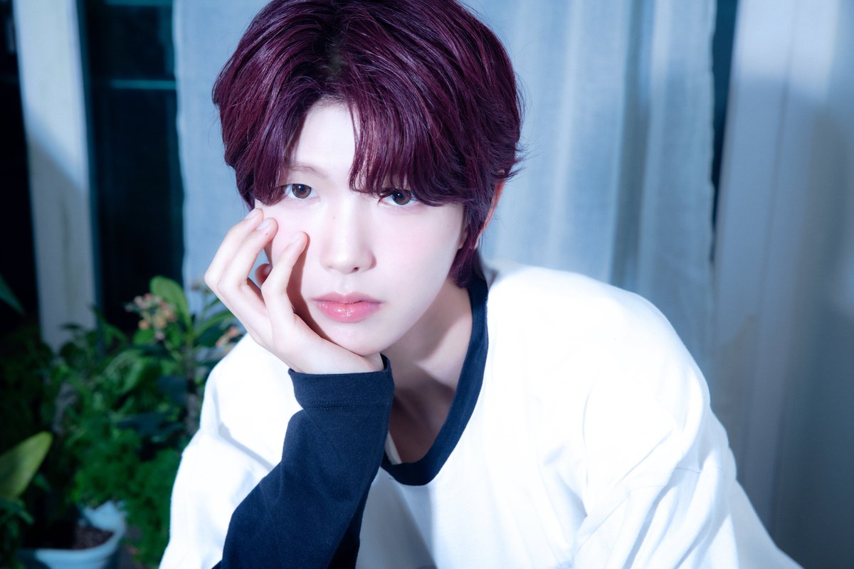 idntt_cosmo's tweet image. idntt &amp;lt;yesweare&amp;gt;
Concept Photo Home Boy A ver.

id15 choigyeongbeen

2026.01.05 6PM KST

#idntt #아이덴티티 #アイデンティティ
#yesweare 
#최경빈 #choigyeongbeen