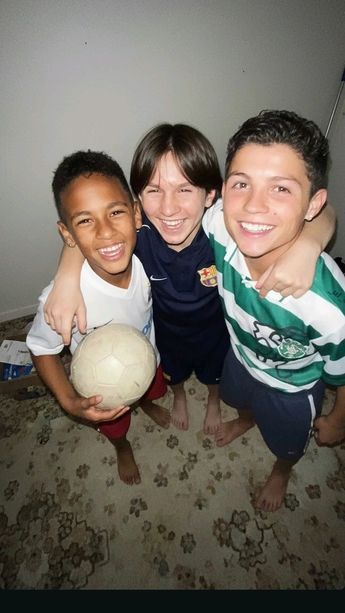 primetv25's tweet photo. Enjoy your holiday 😊 

#HappyNewYear2026 #Neymar #Messi #ronaldo https://t.co/Lv5zS4BFFB