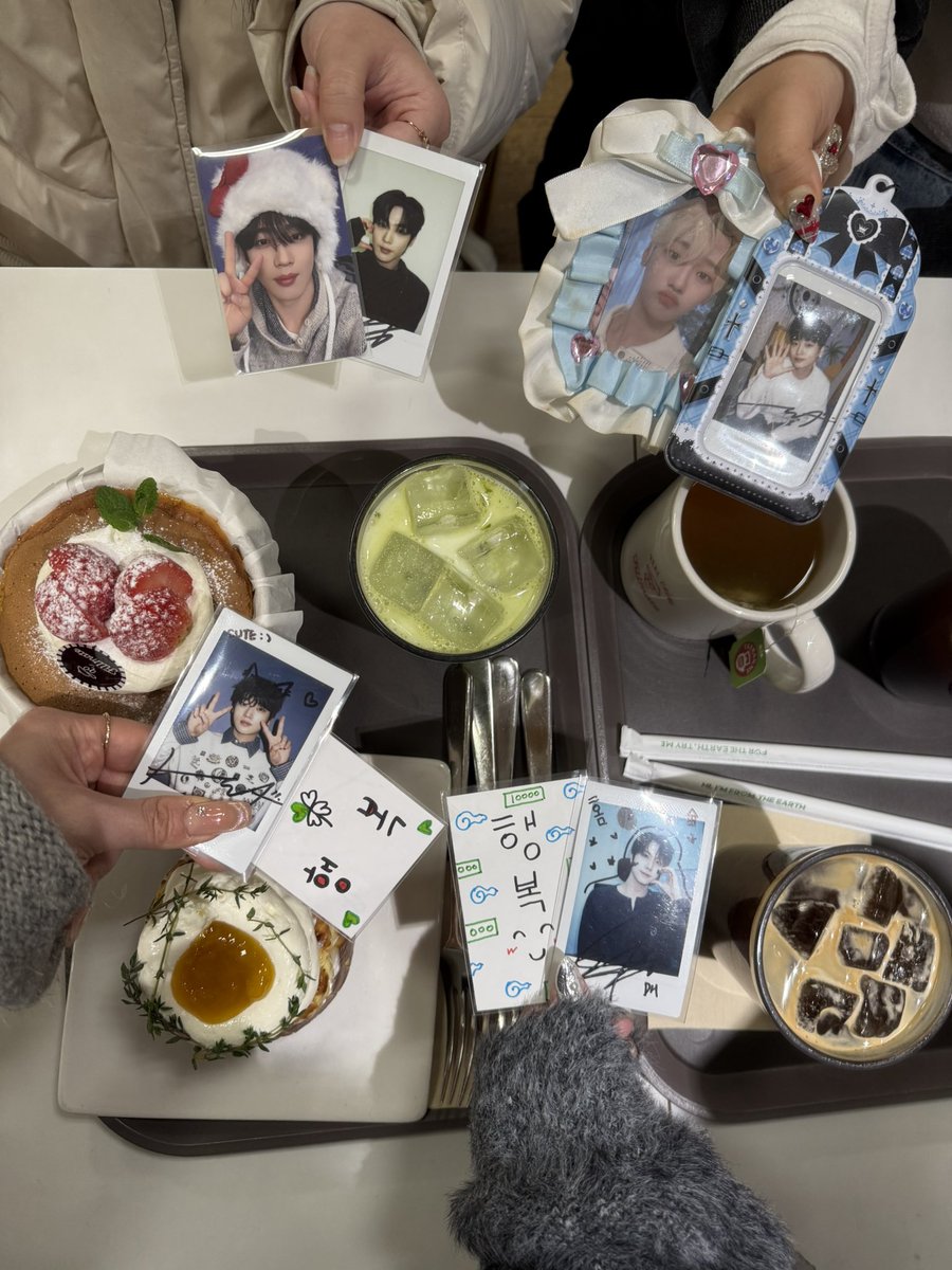 _kingod's tweet photo. 📍강남 떡도리탕

나으 또간집 ♡
오늘 종일 고생한 캉이도 맛저하길 🥹💘

#동한이의_대동맛지도
#동한이한텐_한입이겠지
#요한이를위해준비했어_욯술랭가이드
#요한아_먹어봐
#강냠냠_석화냠냠
#석화의_포동이로_다_들어와 https://t.co/FdEGM1zOZ2