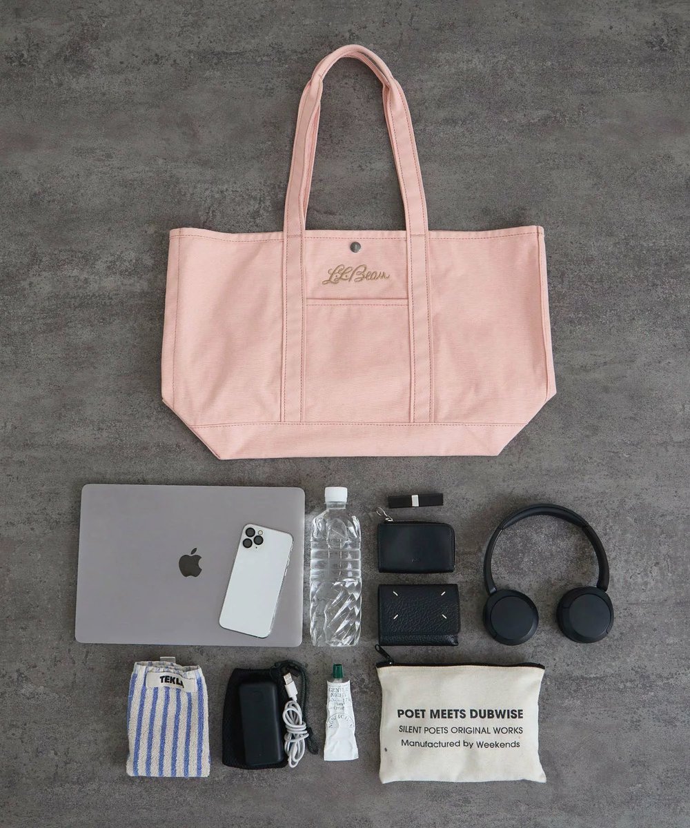 筆記体ロゴのL.L.Bean for Salon adam et rope の別注トートが可愛い。PC収納可、手持ちでも肩掛けでもバランスよく持てるよう、ハンドルの長さにもこだわったデザインみたい。ブラウンの配色が好み。, image size:1000x1200