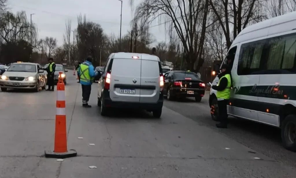 Controles de año nuevo: catorce alcoholemias y una afluencia récord en los balnearios - noticias7.com/controles-de-a…