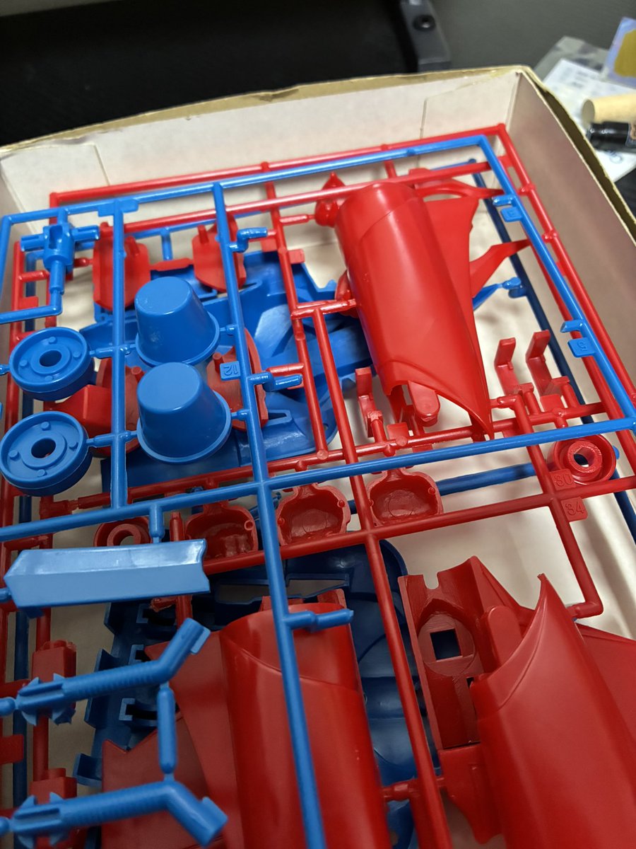 次これいく 色合いがミャクミャク そして大きさ合わせのためにピン切っ