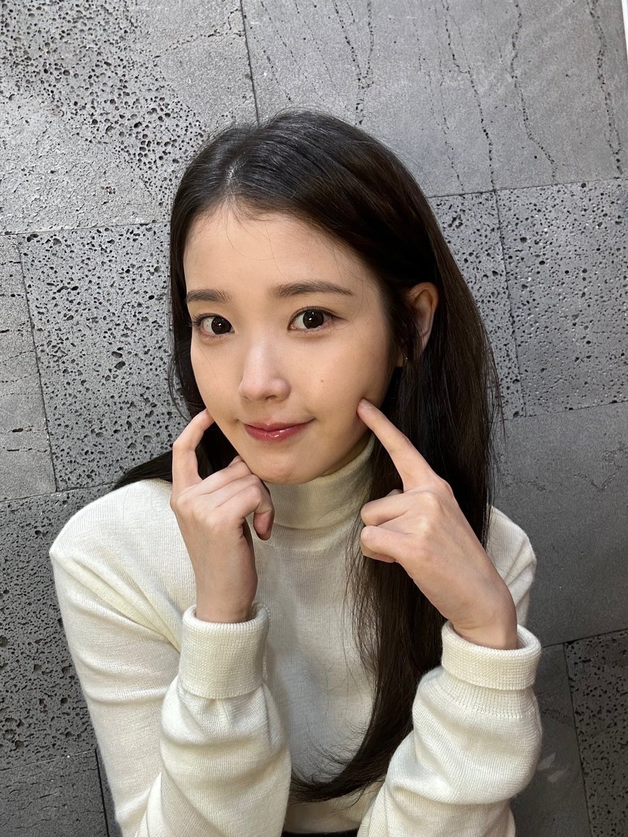 두쫀쿠 저리가라
나에겐 아이유말랑쫀덕쿠키가있다