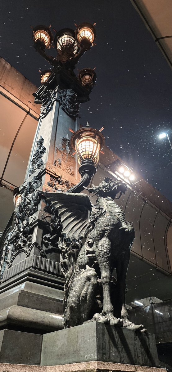 benmatsu1850's tweet image. 雪と麒麟❄