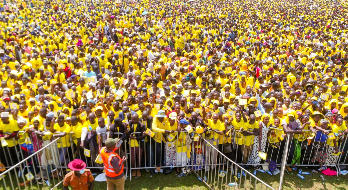 KagutaMuseveni's tweet photo. Maama and I, together with the NRM leadership, launched the campaign in the Greater Mukono region here in Kayunga. I noted progress in service delivery but reminded wananchi that government programmes must be supervised by the people themselves. Medicines in health centres and PDM funds belong to the people and must be protected. I urged voters to choose NRM  leaders who can monitor implementation and take responsibility.

On concerns raised by the Bakuku community regarding denial of passports, I clarified that citizenship by birth, registration or naturalization is a constitutional right, and no eligible Ugandan should be denied services because of unnecessary bureaucracy. I also emphasised job creation through commercial agriculture, irrigation, skills training and industrialisation, encouraged my Kayunga people to identify land for an industrial park, and reaffirmed that the Constitution protects all land tenure systems and safeguards tenants from illegal evictions.
