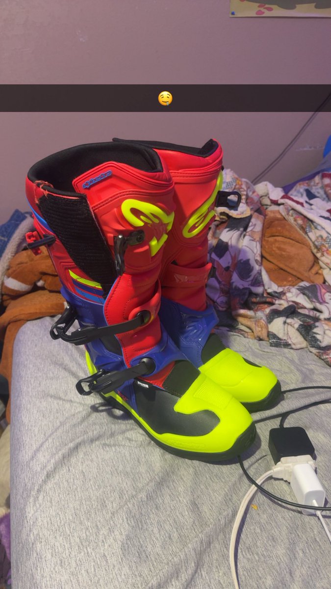 Rustypawws's tweet image. Brandddd stinking new tec 3s this will be the only time you see them clean