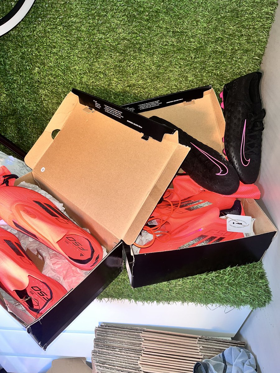 Daniel Moore tweet media