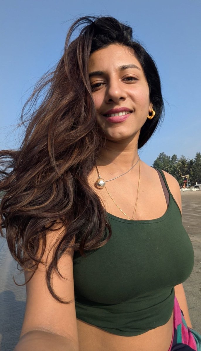 INDACTRESSPIC's tweet image. Chasing sunsets and good vibes in Goa 🌅🏖️ Feeling the ocean breeze and pure bliss! #GoaDiaries #BeachVibes #VishnupriyaBhimeneni