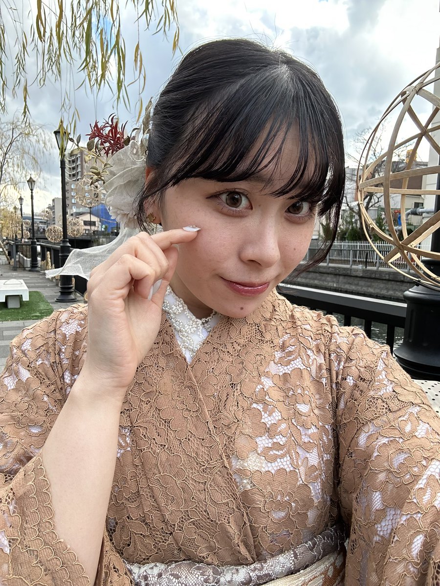 ffgReinaKawase's tweet photo. 着物撮影ありがとうございました✨
今年初めての撮影会で可愛い着物と優しいカメラマンさんでこんなに楽しめて新年早々気分上々だよ⤴️💖🎶

帰りにプレゼントもありがとうございます🥹🙏🏻✨ 優しい気遣も頂けてとっても嬉しいです🥲🧦
頂いたカイロで書いてみたよ( ^ _ - )-☆

また待ってます🫶🏻🪄 https://t.co/yXgQYX3pAO