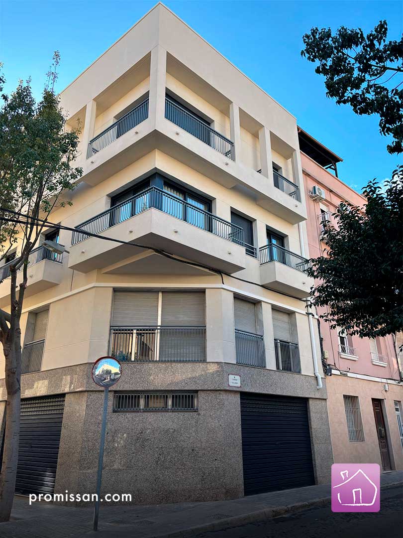 Promissan's tweet image. Si vives en un #edificio del término municipal de #Elche, esta información te interesa.
🎯 #Ayudas para la #rehabilitación de edificios.
Consulta las bases.
🔜 promissan.es/rehabilitacion…