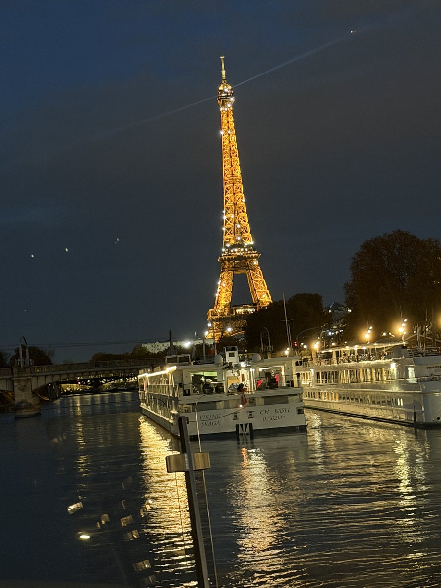 Danielle tweet media