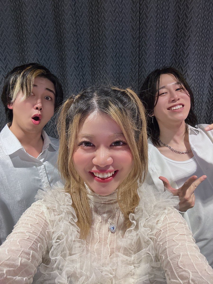 alex0809v's tweet photo. #福山冬の大感謝祭其の二十三
『龍がくる』

#福山雅治 さん、12月27、28、30、31日
Kアリーナ横浜での全4公演、コーラス参加させていただきました！

長い期間を共にするとチームへの愛が大きくなるもので…もう何度でも歌いたい気持ち

関係者の皆様方、見てくれた方々、ありがとうございました！！ https://t.co/T25MBEdB3u