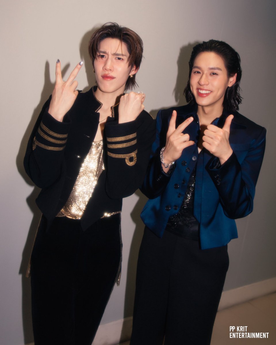 2025                                              2026

/คนข้างๆก็ยังเป็นคนเดิม ป๊ากับแม่กลับร่างแล้วคับ😭✨💗