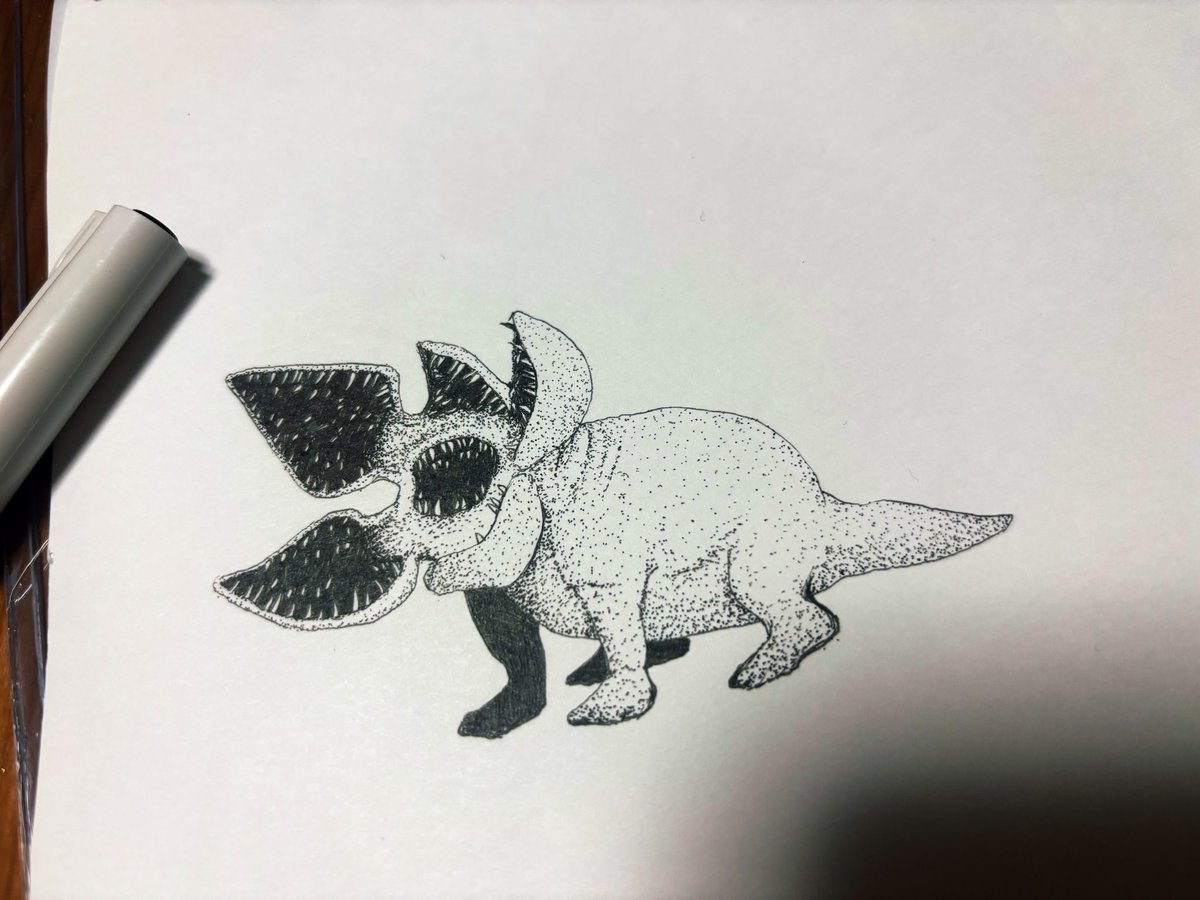 だらだらと映画を見てお酒を飲んで絵を描いてます✨