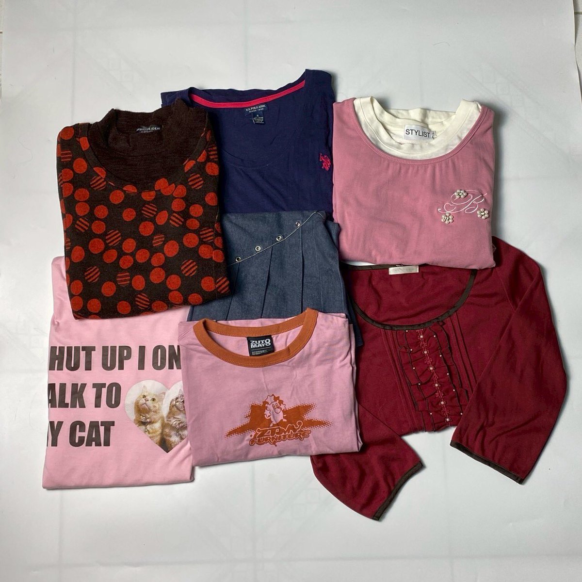 thisddodo's tweet image. ส่งต่อ เสื้อผ้า มือหนึ่ง มือสอง ปล่อยถูกๆ

stylist locket u.s.polo assn งานป้ายญป
📍 ลงของ 3/01 19.00 น. 

🪼 รี+ปัก ลด 5 ฿

ค่าส่ง 1-3 ตัว 40 ฿ เหมาๆ 50 ฿ 

( #ส่งต่อเสื้อผ้ามือสอง #ส่งต่อเสื้อผ้ามือ2 #ส่งต่อเสื้อผ้า #เสื้อผ้ามือสอง #เสื้อผ้ามือ2 #ส่งต่อ #ส่งต่อคสอ #โล๊ะตู้ )