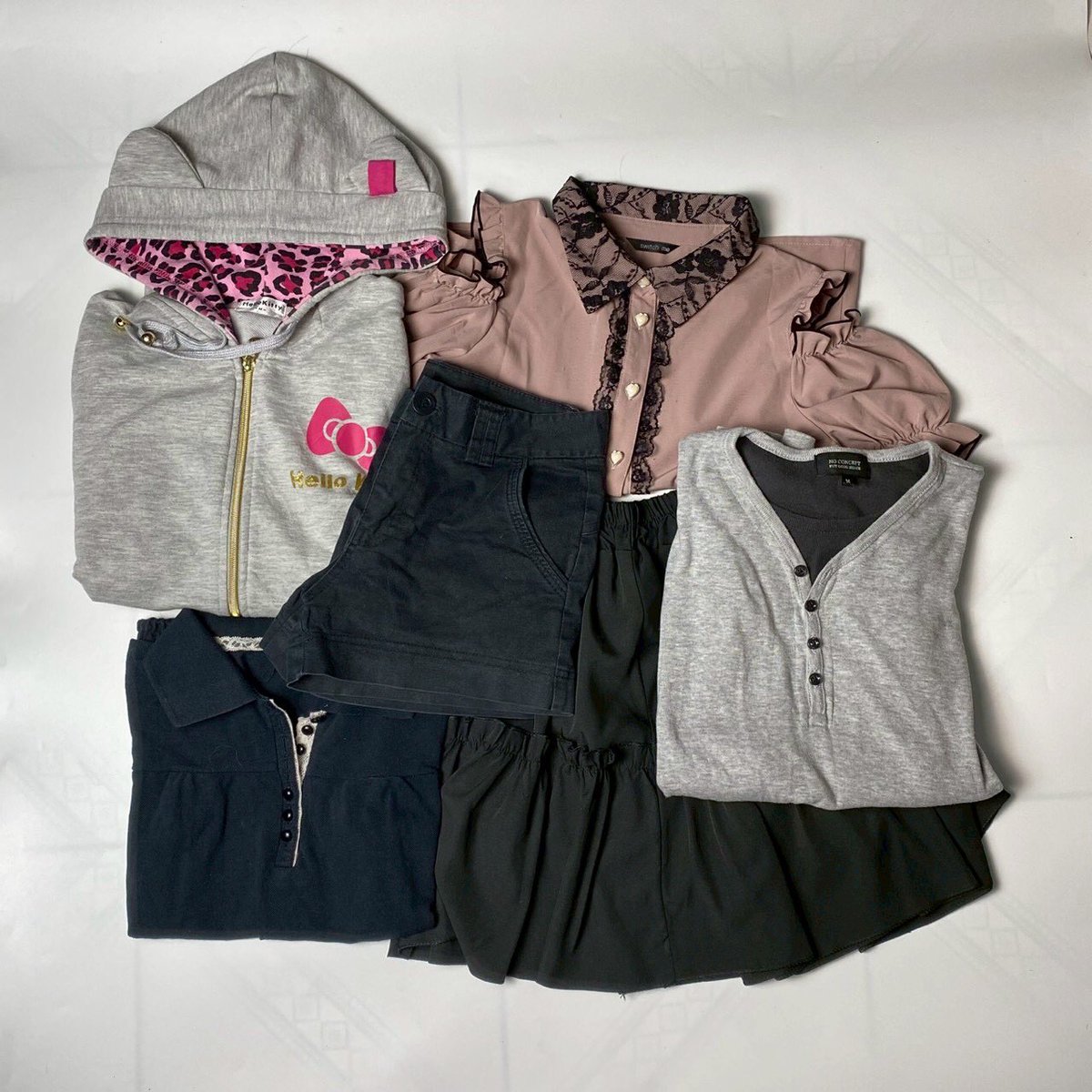 thisddodo's tweet image. ส่งต่อ เสื้อผ้า มือหนึ่ง มือสอง ปล่อยถูกๆ

stylist locket u.s.polo assn งานป้ายญป
📍 ลงของ 3/01 19.00 น. 

🪼 รี+ปัก ลด 5 ฿

ค่าส่ง 1-3 ตัว 40 ฿ เหมาๆ 50 ฿ 

( #ส่งต่อเสื้อผ้ามือสอง #ส่งต่อเสื้อผ้ามือ2 #ส่งต่อเสื้อผ้า #เสื้อผ้ามือสอง #เสื้อผ้ามือ2 #ส่งต่อ #ส่งต่อคสอ #โล๊ะตู้ )