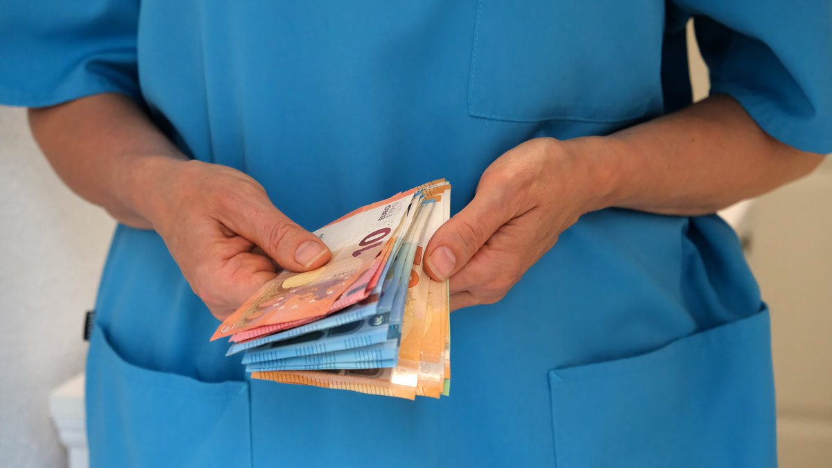 📍 Infirmiers : le salaire varie selon la région.

Lire l'article : 
emploisoignant.com/actu-soignant/…
#Infirmiers #Salaires #Régions #EmploiSanté #Santé