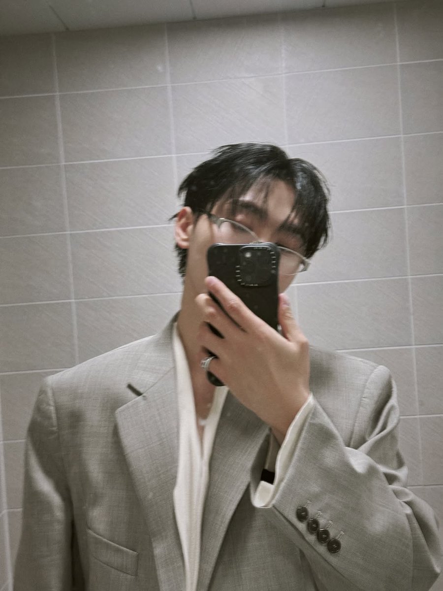 Seungkwan. tweet media