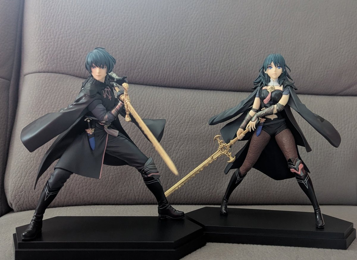 Rica_rii's tweet photo. @Figuchan #FETH #FireEmblemThreeHouses #Byleth
Schon vor Weihnachten bei mir angekommen, aber jetzt erst ausgepackt XD
Ich liebe einfach beide Varianten von Byleth. 🥰 https://t.co/rWeESZj46E
