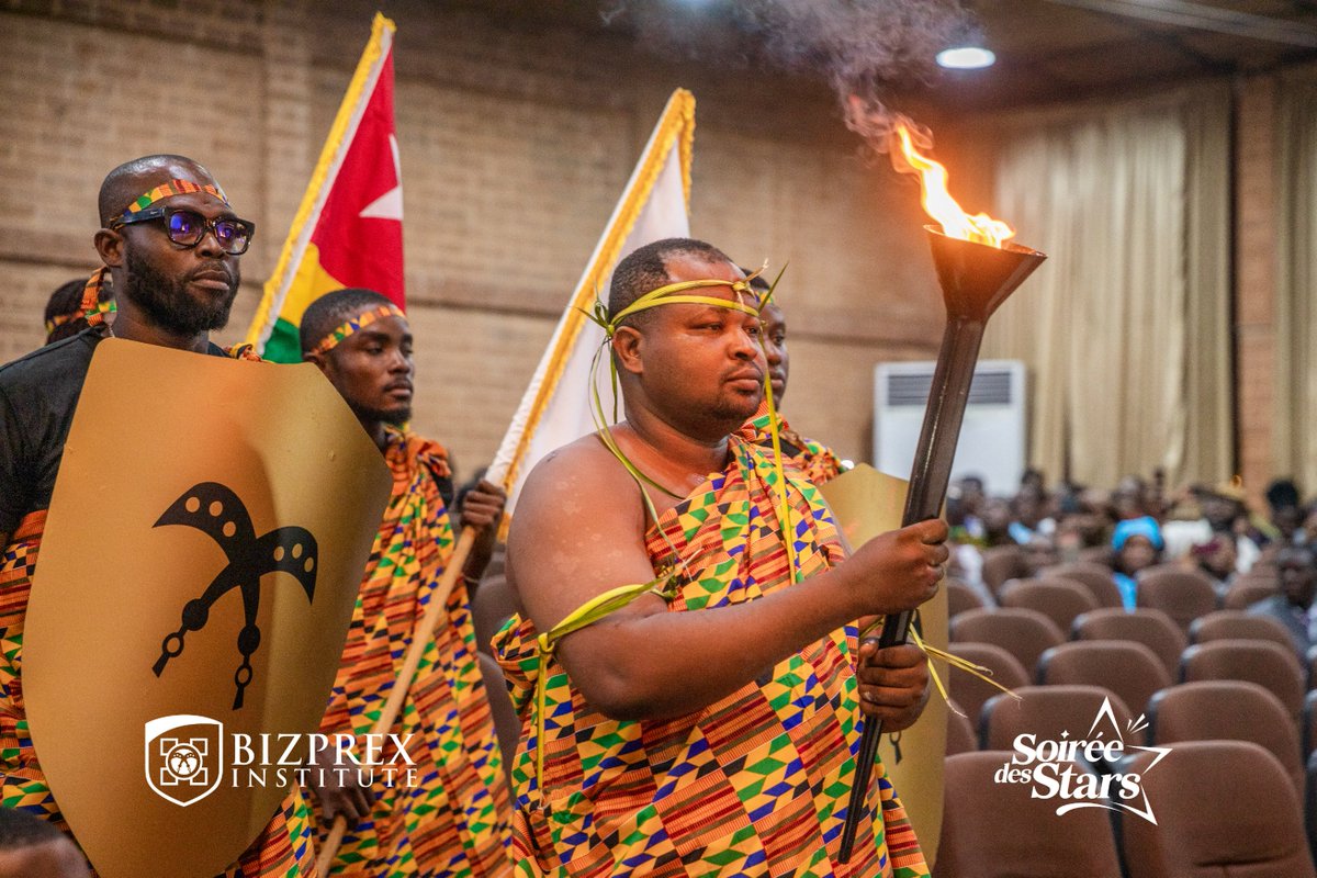 BizprexInstitut's tweet photo. La Soirée Des Stars 2025 était magnifique. Bizprex Institute a tenu sa promesse. Une cérémonie de remise d'attestation pas comme les autres. #BizprexInstitute #Graduation #SoiréeDesStars #EduTogo #CentreDeFormation #Formation #Professionnelle https://t.co/X1j6si7FoE