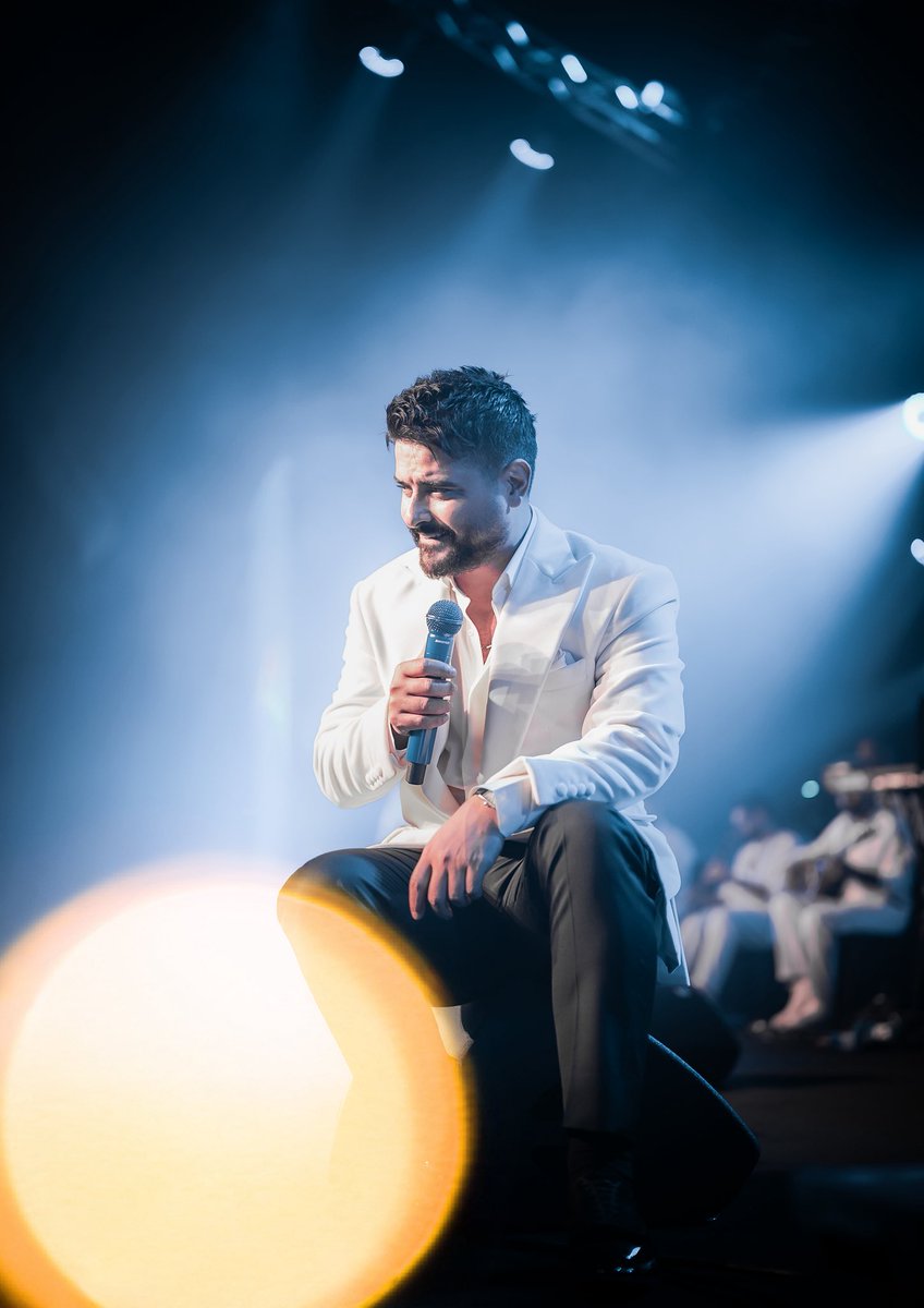 NassifZeytoun's tweet photo. يا رب تكون السنة أحلى من كل اللي فات.. سنة حلوة عليكم! ✨

#NassifZeytoun | #مني_أنا | #Kazdoura | #NewYear https://t.co/eDry5JxTxV