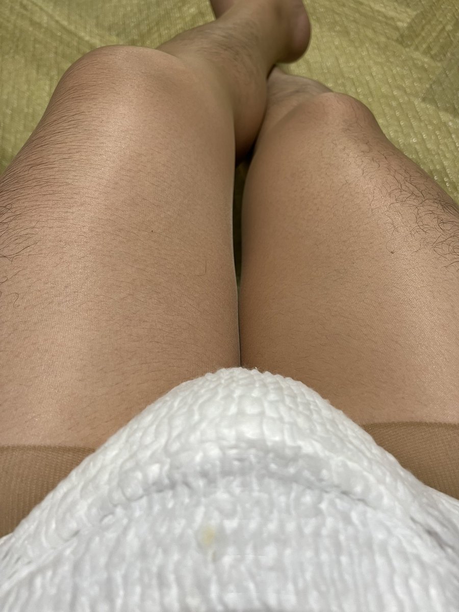 panpanpant's tweet photo. 痔瘻の治療中のため、しばらく履けなかったパンストを2ヶ月近くぶりに履きました。

あー、これですよ。

オムツはまだ必要。

あけましておめでとうございます。 https://t.co/GkWaXwIKG1