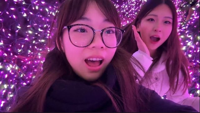 mandamireu's tweet image. me n @connnibon da coolest
w da pretty lights 😎