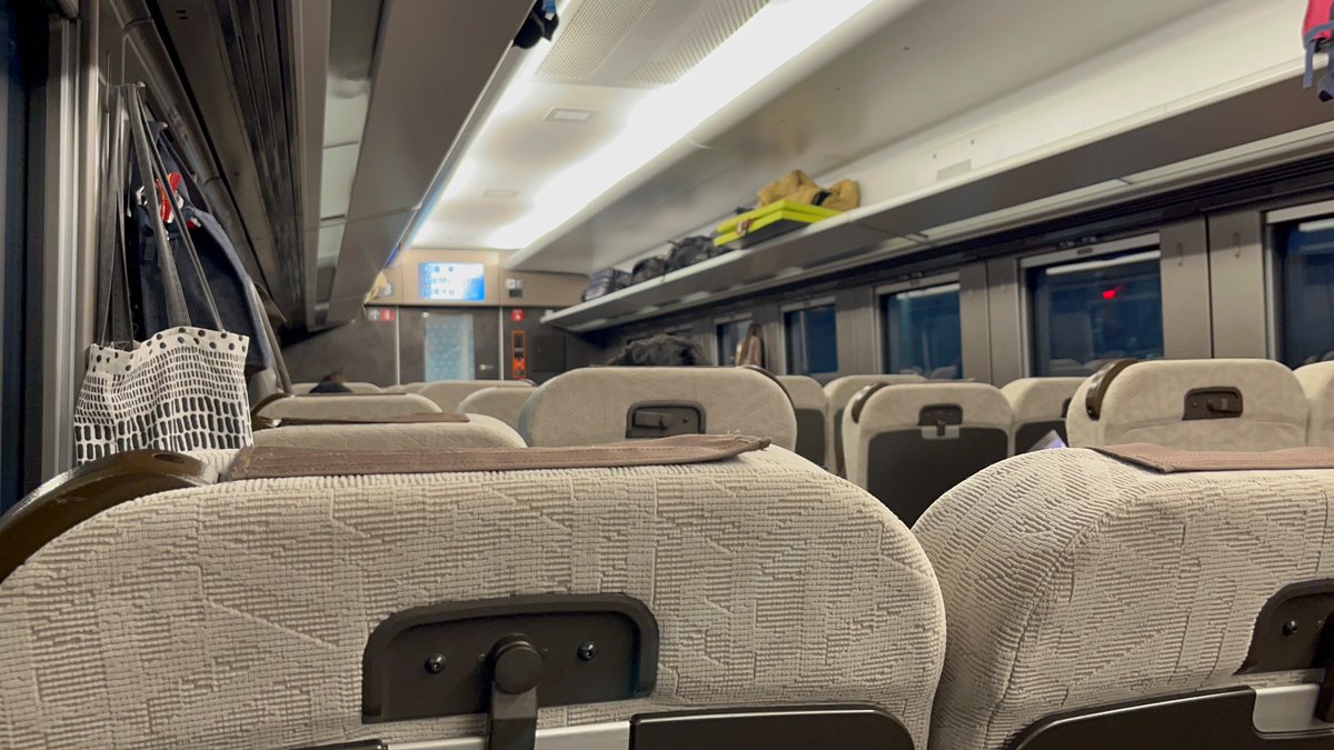 simratch's tweet image. 手違いで東武線優待券を2枚余分に購入しちゃったんだよな。期限まで余裕あるけど何かやることあっただろうか…