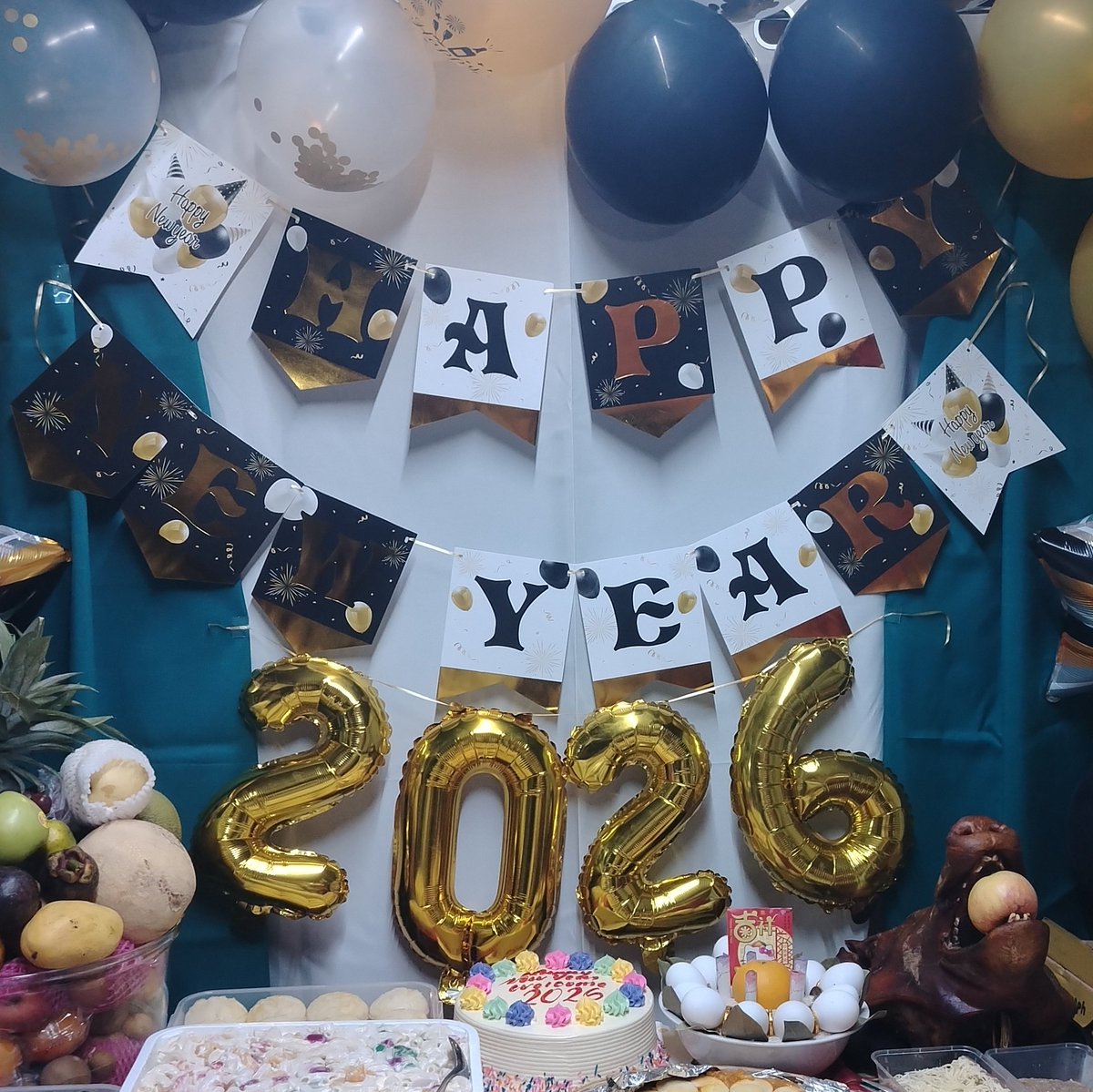 MJAlvsl2's tweet photo. HAPPY NEW YEAR, EVERYONE!!💛💛
I wish you all a successful and happy life in 2026. May all of our loved ones receive the greatest achievement for which they have prayed. Almighty Father, bless my family and me abundantly this year 💛 😊😊🙏🙏.
#BIGBANGAHOF
#MOREGOODNEWSTOCONE https://t.co/qgefcojzf5