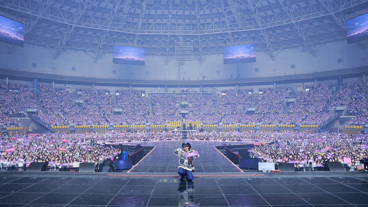 BAEKHYUN_INB100's tweet image. 2025 BAEKHYUN WORLD TOUR 
'Reverie [dot]' 🎀 DAY1

큥이왔어!💜
KSPO돔으로 돌아온 큥이를 반겨준 에리들 고마워요🐶💕 우린 내일 또 만나요-✨️

#백현 #BAEKHYUN 
#Reverie #ReverieTour #Reveriedot