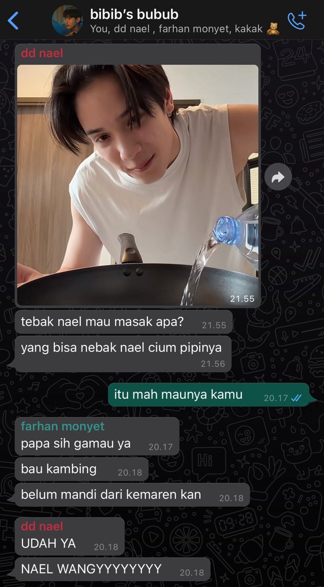 iminaaani's tweet image. #forcebook au | farbin 

Agenda tahun baru farbin—ngeledekin anak bontot