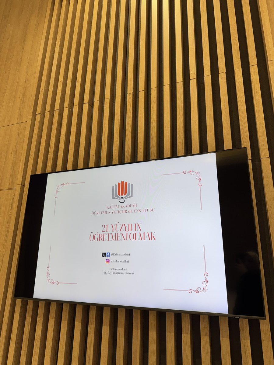 KalemAkademi's tweet photo. Kalem Akademi Öğretmen Yetiştirme Enstitüsü olarak organize ettiğimiz “21. YÜZYILIN ÖĞRETMENİ OLMAK” eğitim programının 1️⃣6️⃣. senesindeki Aralık ayı seminer programını 2 oturum hâlinde, çok değerli meslektaşlarımızla birlikte tamamladık.✏️❤️ https://t.co/EPBARzZ2Zr