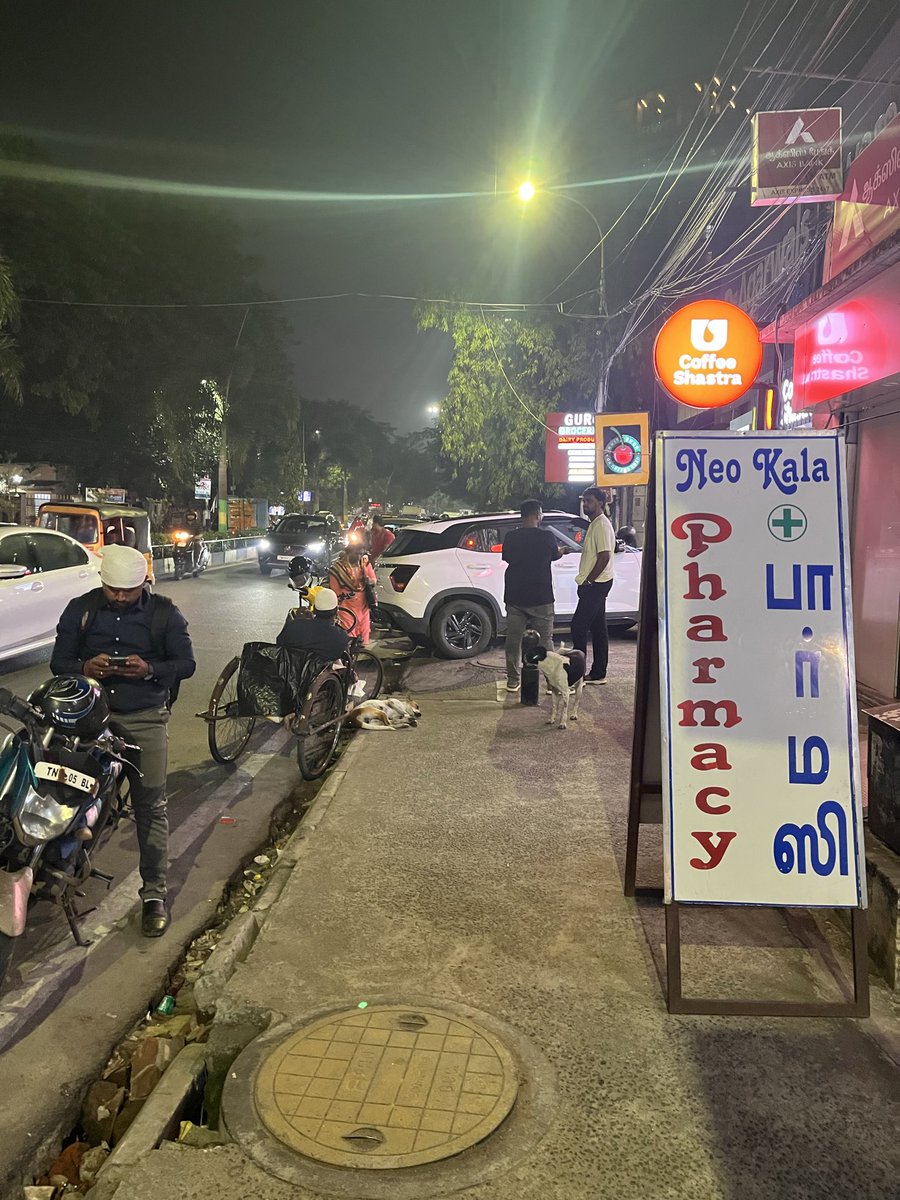 jagzk's tweet photo. @ChennaiTraffic @ChennaiTraffic again they are parking in the footpath. Pls find permanent solution https://t.co/p9LBlJGlXF