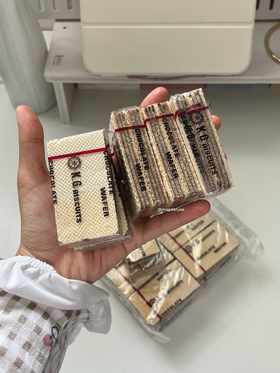 for all Khong Guan wafer hunters, you need the Khong Guan full wafer version😭☝🏻