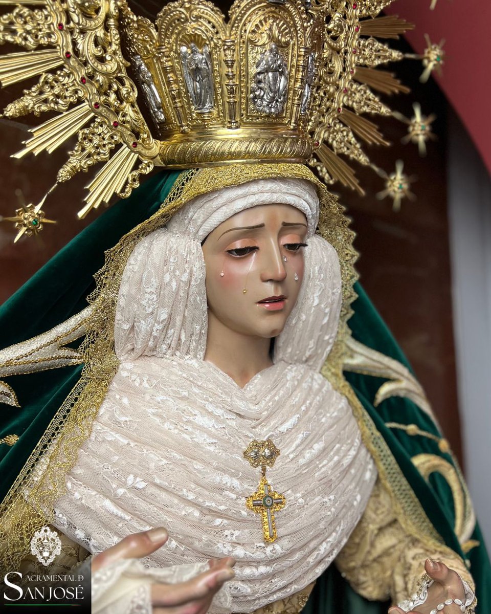 Hdad_SanJose's tweet photo. 🔴🟢 Así se nos presenta nuestra Amantísima Titular, María Santísima de Gracia y Esperanza, ataviada de cara al Tiempo de Navidad.

Enhorabuena a su vestidor, D. Leandro González, así como a las Hermanas Camareras por la labor realizada. https://t.co/ifWdpNs2JF