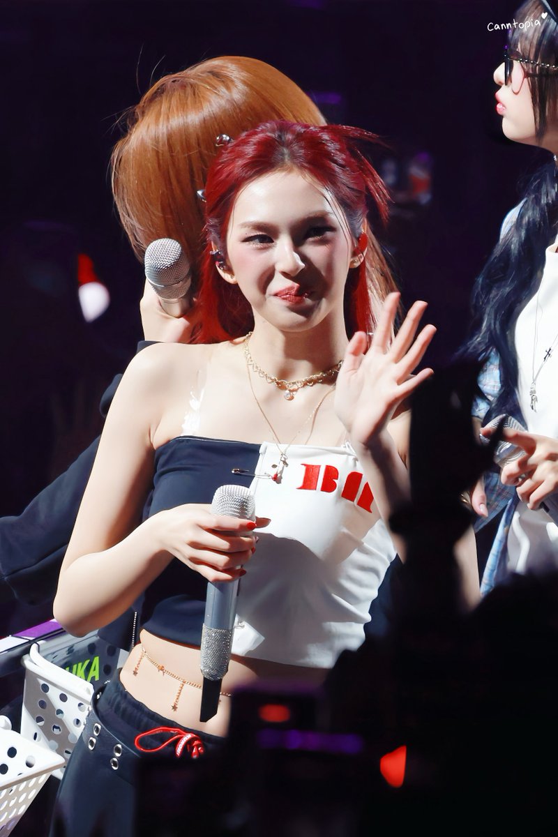 260102
sunshine ☀️ 

#CHIQUITA #BABYMONSTER
#치키타 #베이비몬스터