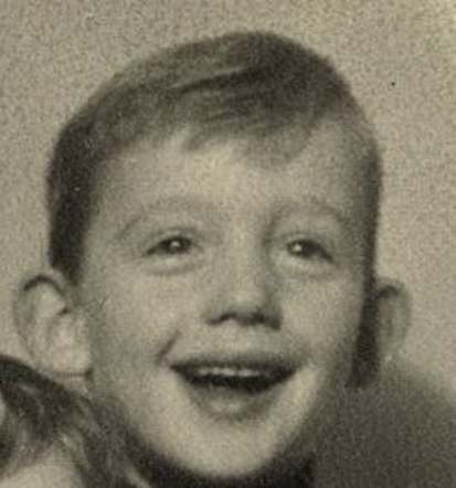 2 January 1937 | Dutch Jewish boy Salomon Louis Turksma was born in Utrecht.

In August 1942 he was deported to #Auschwitz and murdered in a gas chamber after selection.
---

Children at Auschwitz:

📖 Lesson: lekcja.auschwitz.org/dzieci_EN/
🎧 Podcast: youtu.be/aYKx_zpLSqA