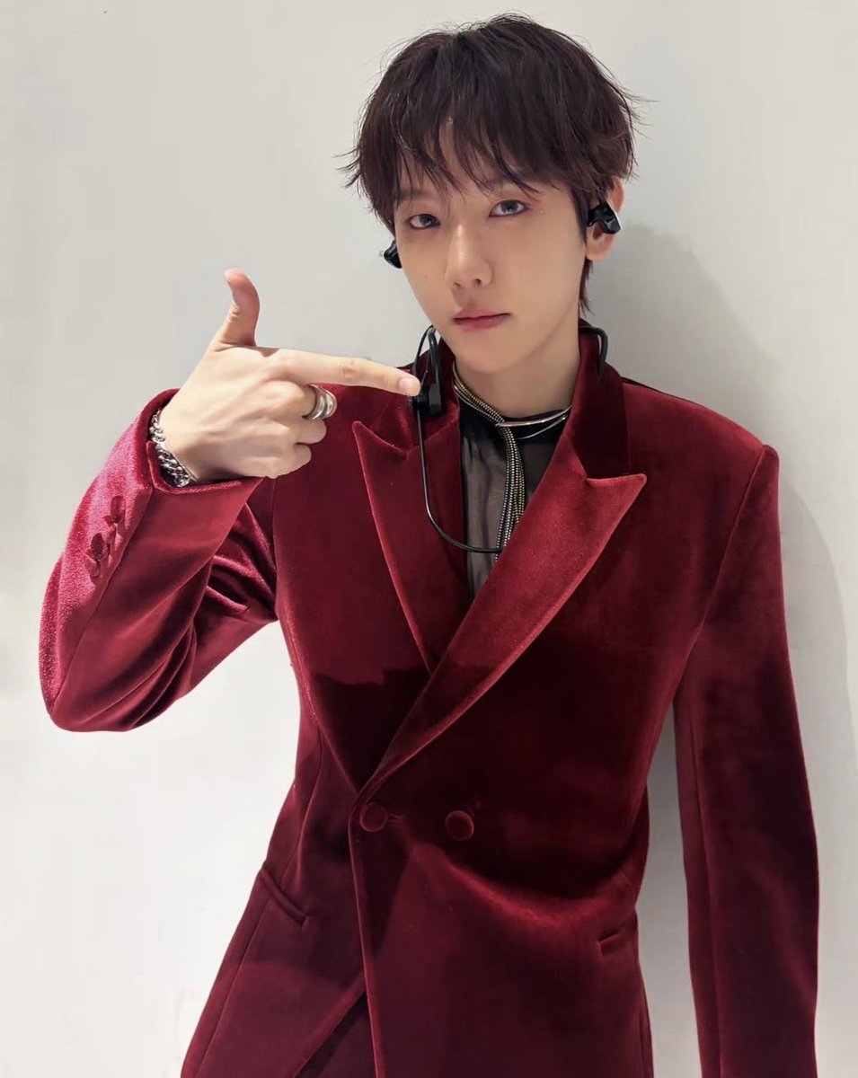 he'll always do the L sign no matter what 🥺