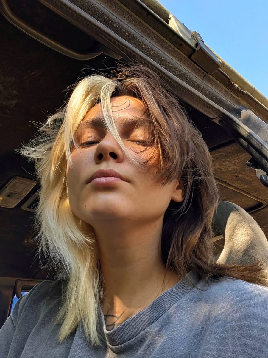polina_romash's tweet photo. Прекрасна, чудова, смілива, справедлива і чесна. Крашиха. Соловейко співочий. Метелик, що літає з квіточки на квіточку, насолоджуючись своєю свободою.

Я люблю тебе і любитиму. Дякую за все. Честь.

Лана «Саті»
🕯️13.09.1999 - 01.01.2026 https://t.co/cKLaEXr8wn