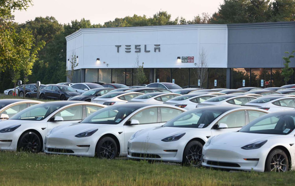 🚨 INVESTING : Tesla riporta consegne nel quarto trimestre pari a 418.227 unità, sotto le aspettative di 423.000.